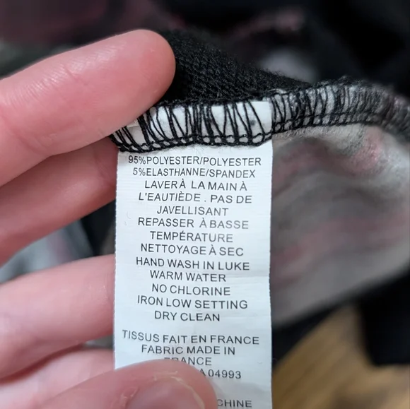 VEX Collection Abstract Sweater - Picture 10 of 11